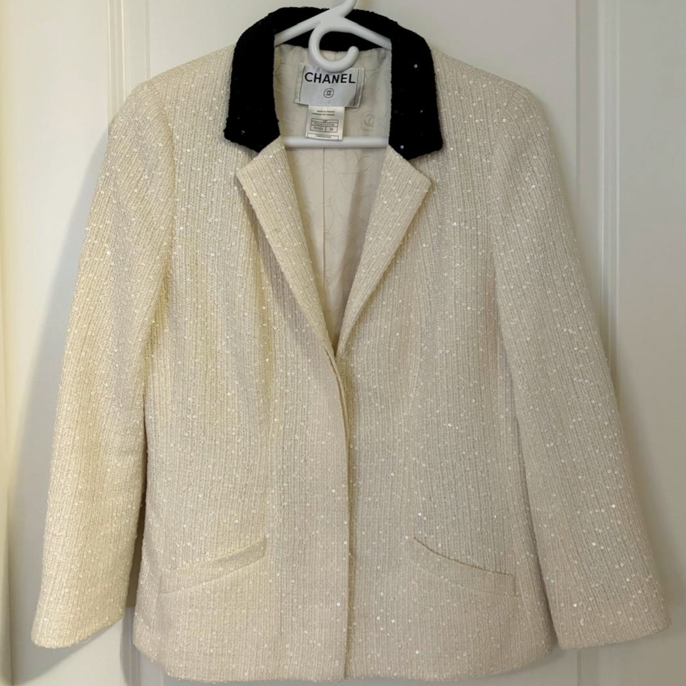 Chanel Women's Elegant Cream Blazer with Black Collar